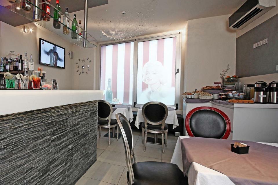 Atelier Hotel Design Гардоне Ривьера Экстерьер фото